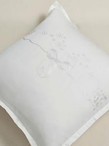 Almohada de Hotel Personalizada al por Mayor, Cuadrada, Bordada, con Cinta Blanca y Flores, Cierre de Cremallera Extraíble, 100% Algodón, Lavable, Gruesa - Product Image 2
