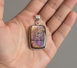 จี้คริสเตียนเงินแท้ทิเบตประดับลาบราดอไรต์ธรรมชาติ ดีไซน์ปีก สวยงามทันสมัย เหมาะสำหรับงานแต่งงานของผู้หญิง - Product Image 4