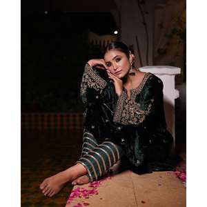 Conjunto superior e inferior de mujer de diseñador con Dupatta para ropa de fiesta - Product Image 6