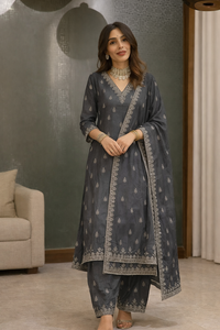 Nuevo conjunto elegante de kurta, salwar y dupatta de algodón bordado para mujer, ideal para oficina y fiestas. - Product Image 2