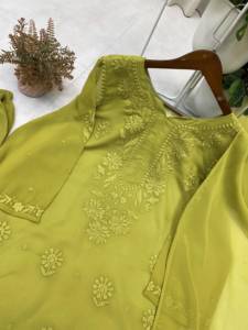Kurta Roja Bordada para Mujer, Estilo Tradicional Holgado, Ropa Étnica de India y Pakistán, Estilo de Boda, para Todas las Temporadas - Product Image 5