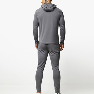 Ensemble de survêtement de performance personnalisé pour homme : veste à capuche entièrement zippée et pantalon de jogging coupe ajustée – Tenue de sport et de fitness - Product Image 3