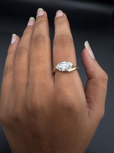 Anillo de banda curva con diamante de corte marquesa cultivado en laboratorio para mujer, con oro macizo de 14 quilates, regalo de compromiso para parejas - Product Image 2