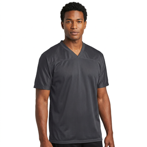 Camiseta de Fútbol Gris Lisa para Hombre al por Mayor |   Camiseta Deportiva de Manga Corta Ligera y Transpirable de Malla para Entrenamiento - Product Image 1