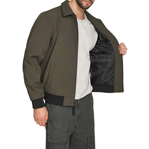 Cierre completo con cremallera para un fácil uso y estilo bomber clásico, ideal para las necesidades modernas y funcionales de ropa exterior. - Product Image 5