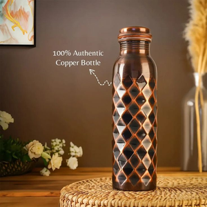 Bouteille en cuivre au design attrayant, très vendue, bouteille en cuivre multifonctionnelle, entièrement finie, bouteilles d'eau martelées à la main - Product Image 6