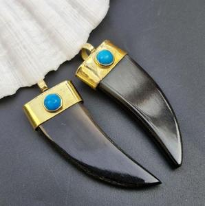 Pendentif rustique en corne de buffle, bijoux artisanaux faits à la main - Product Image 1