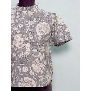 Top Corto Moderno de Verano 100% Algodón con Cuello Alto, Estampado Floral, Mangas Regulares, Borlas, Detalles Intrincados, Lavable - Product Image 2