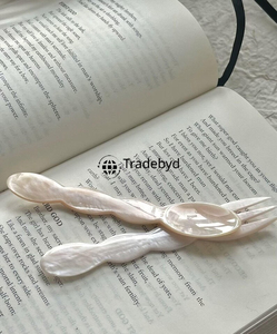 Cuillère de luxe faite à la main avec incrustation de nacre, élégante cuillère de table par Tradebyd - Product Image 1