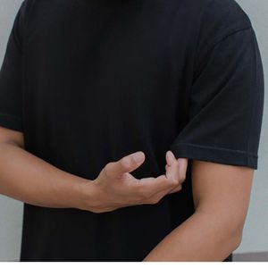 เสื้อยูนิฟอร์มพนักงานร้านอาหาร เสื้อเชฟ เสื้อพนักงานเสิร์ฟ ผ้าฝ้าย 100% มีสินค้าในสต็อก เสื้อผ้าสำหรับงานบริการ สีดำ สีขาว เสื้อยืดพนักงานเสิร์ฟในครัว รับผลิตแบบ OEM ODM - Product Image 4