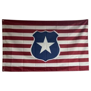 Drapeau rectangulaire en polyester avec des rayures rouges et blanches et un motif d'étoile bleue pour une utilisation en extérieur - Product Image 1