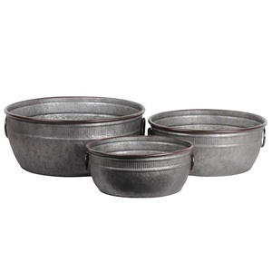 Amante de jardin de STYLE VINTAGE argenté, POT de planteur métallique galvanisé - Product Image 1