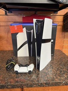 Lot de consoles de jeu vidéo PS5 PLAYSTATION 5 Pro PS5 2TB MARVEL SPIDER MAN 2 1TB + 15 JEUX & 2 Manettes + VR - Product Image 5