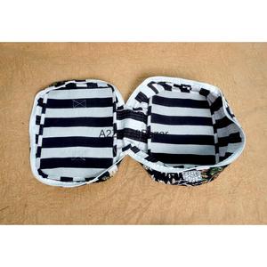 Juego de Bolsas de Maquillaje Acolchadas con Estampado Floral Pastel, 100% Puro, Hecho a Mano, de Alta Calidad y Precio Accesible - Product Image 5