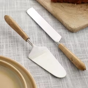 Ensemble de service à dessert en métal de qualité supérieure, collection de couteaux à gâteau pour banquets et événements de restauration - Product Image 4