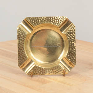 Cenicero Cuadrado de Latón, Diseño Vintage, Artículo Decorativo para el Hogar y Escritorio – Compacto para Cigarrillos, Ideal para Viajes y Uso en Exteriores - Product Image 5
