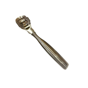 Coupe-callosités en acier inoxydable allemand de qualité supérieure, fonction de nettoyage efficace pour l'élimination des peaux mortes - Product Image 5