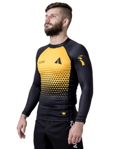 Rash Guard imprimé à manches longues, compression, OEM, blanc, surf, sport, logo personnalisé, polyester, sublimation, rash guard pour homme - Product Image 3
