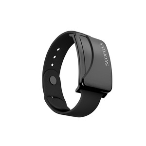 Pulsera Inteligente con Rastreador GPS SKOEGLE para Niños y Adultos Mayores, Botón SOS, Batería Recargable, Rastreo en Tiempo Real, Navegación GPS - Product Image 1