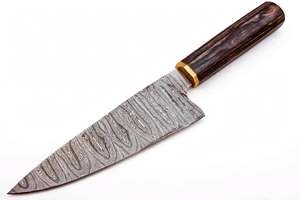 Couteau de cuisine artisanal en acier Damas avec manche octogonal en bois foncé et collier en laiton - Product Image 2
