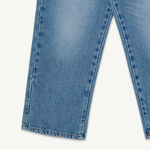 Pantalones de mezclilla premium para niños, estilo Factory Trend, con lavado suave y cierre de botón, servicio OEM, diseño con logotipo. - Product Image 4