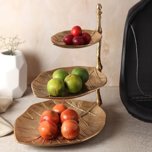 Plateau de service à 3 niveaux en métal fait main, design feuille dorée, support décoratif pour présentation alimentaire, style glamour, conçu pour durer - Product Image 2