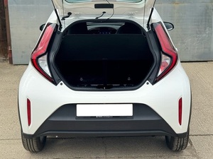 OFERTA JUSTA 2024 AYGO X 1.0 VVT-I PURE CVT - Product Image 5