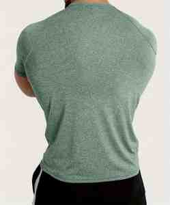 Chemises de compression pour hommes OEM de qualité supérieure, imprimées par sublimation, en polyester, pour la gym, le fitness, le surf et la plongée - Product Image 3