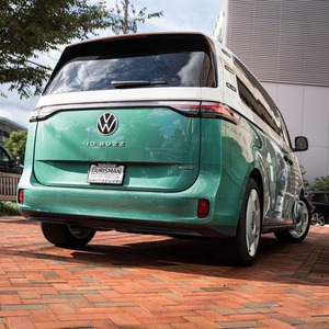 Super promotion : Volkswagen ID Buzz, fourgon électrique familial, intérieur spacieux, déplacements confortables et fonctionnalités de conduite intelligentes - Product Image 3