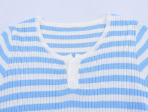 Camiseta de Punto Informal de Moda con Cuello Redondo y Botones, Estampado a Rayas de Color Blanco y Azul para Mujer - Product Image 3
