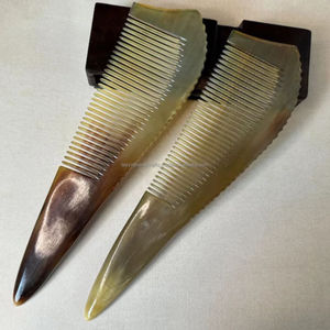 Peigne en corne de boeuf de couleur naturelle fabriqué à la main - Product Image 5