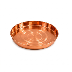 Plateau carré en cuivre martelé pour bougies pilier avec bord large et plat – Assiette décorative artisanale pour l'hôtellerie - Product Image 2