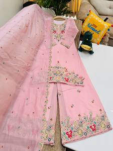 Ensemble de costume palazzo Fendy brodé de qualité supérieure avec dupatta assorti pour femme, ensemble Kurti palazzo Fendy de créateur avec broderies lourdes - Product Image 4