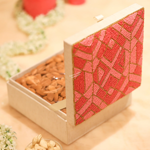Pink Lattice Beaded Jewelry Box Hand Embroidered Glass Bead Storage <b>Case</b> Luxury Craft Factory Wholesale - Product Image 4