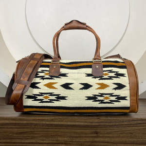 2025 accesorios de viaje bolsas de viaje al aire libre manta de sillín personalizada bolsa de Gimnasio Deportivo para mujeres bolsas de lona de cuero genuino bolsas de noche - Product Image 4