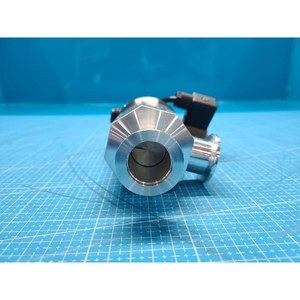 Válvula Angular Neumática con Fuelle VAT 26328-KA41-1001/0113 Usada Como Pieza de Repuesto para Equipos Legacy Semiconductor - Product Image 4