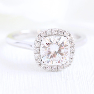 Ensemble de bagues de mariage en or rose avec halo de diamants de laboratoire cultivés - Product Image 6