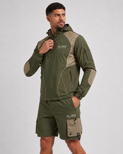 Conjunto corto cortavientos premium: Chaqueta y pantalones cortos elegantes, ligeros y cómodos. Conjunto corto cortavientos personalizado para hombre. - Product Image 5