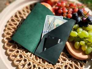 Tarjetero de Cuero Genuino Hecho a Mano, Clásico y de Lujo, con Logotipo Personalizado, Ligero y Resistente al Agua, para Restaurantes y Hoteles - Product Image 6