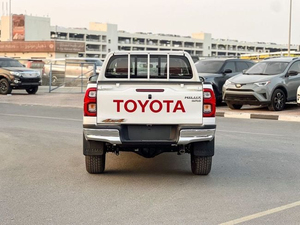 NUEVO TOYOTA HILUX SR5 2026, TRANSMISIÓN MANUAL, DOBLE CABINA, 4 PUERTAS, MOTOR DIÉSEL 4.1-6L TURBO, FAROS LED, R20 IZQUIERDO, Cuero Oscuro - Product Image 5