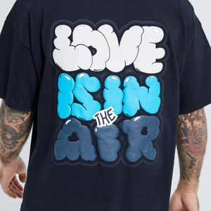 Camiseta Oversize para Hombre con Estampado 'Love Is In The Air' en la Espalda, Estilo Urbano, Manga Corta, Cuello Redondo, Algodón Jersey - Product Image 5