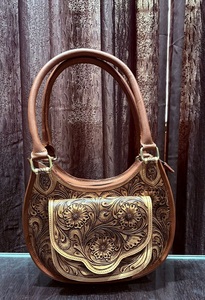 Bolso de Mano de Cuero Hecho a Mano por Artesanos para Mujer con Detalles Florales Tallados a Mano Tradicionales, Diseño de Moda de Lujo, Venta al Por Mayor - Product Image 1