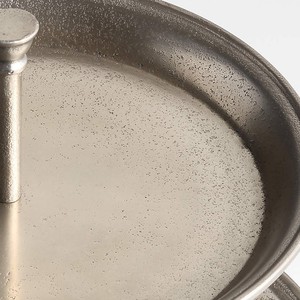 Support à gâteau rond à 2 niveaux en métal argenté antique, plateau de service texturé en alliage de zinc, support décoratif pour gâteau de mariage ou de fête - Product Image 6