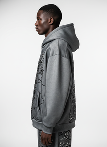 เสื้อฮู้ดดี้ผู้ชายแบบสั่งทำพิเศษ ประดับเพชรเทียม ทรงโอเวอร์ไซส์ ผ้าเฟรนช์เทอร์รี่ 500gsm สไตล์สตรีทแวร์ ล้างสีแบบแอซิดวอช หนักแน่น ทรงพูลโอเวอร์ รับผลิตแบบ OEM - Product Image 3