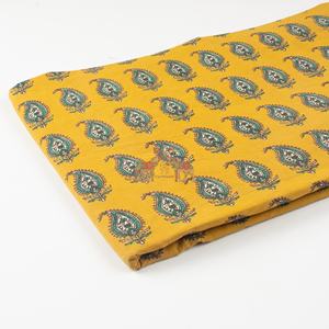 Tissu imprimé à la main en coton biologique 100% indien traditionnel Bagru, à motifs floraux, pour vêtements, en provenance d'Inde - Product Image 6