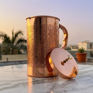 Carafe en cuivre polie faite à la main, pichet rustique artisanal en cuivre, carafe décorative en cuivre, accessoire de table artisanal en cuivre - Product Image 2