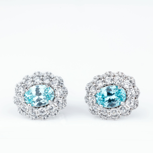 Parure de bijoux ovale bleu ciel éclatant avec halo de zircons cubiques, boucles d'oreilles et collier pendentif plaqué argent – Cadeau - Product Image 3