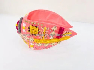 Diadema de terciopelo rojo bordada, ajustable, impermeable, luminosa, ecológica, con trabajo Zari, hecha a mano, para mujeres y niñas, para bodas y fiestas, personalizada - Product Image 4