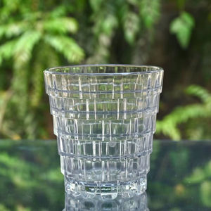แก้วน้ำทรงกริดใสสไตล์โมเดิร์นคุณภาพพรีเมียม บรรจุภัณฑ์แบบแพ็คใหญ่ เหมาะสำหรับการจัดหาสินค้าจำนวนมาก ผู้ค้าส่ง และผู้จัดงานอีเว้นท์ - Product Image 1