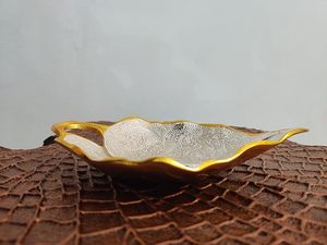 Bandeja Decorativa Ecológica de Madera con Diseño de Hoja para Servir Frutos Secos y Nueces, 100 Unidades - Product Image 3